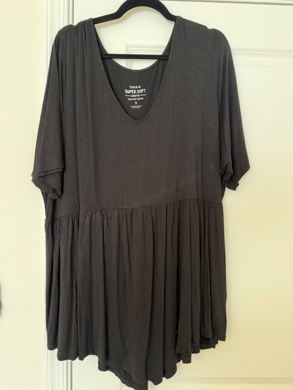 torrid Black 3/4 Short Sleeve V-Neck Babydoll high low Tunic